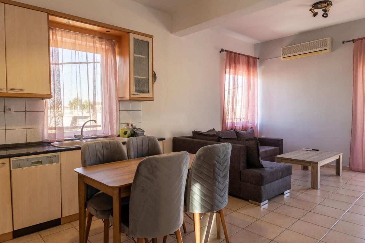 Deluxe Apartment La Larissa Bagian luar foto